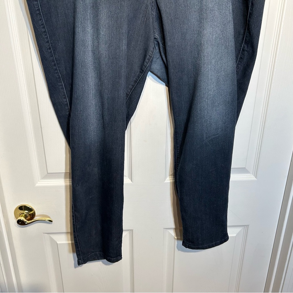 Torrid Stonewashed Skinny Jeans - Picture 3 of 7